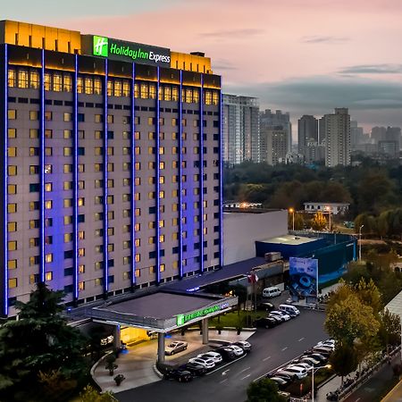 Holiday Inn Express Zhengzhou Zhongzhou By Ihg Екстер'єр фото