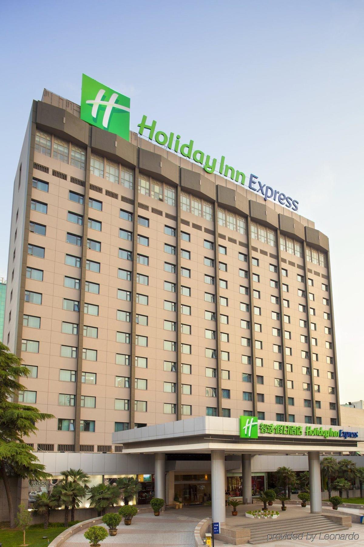 Holiday Inn Express Zhengzhou Zhongzhou By Ihg Екстер'єр фото